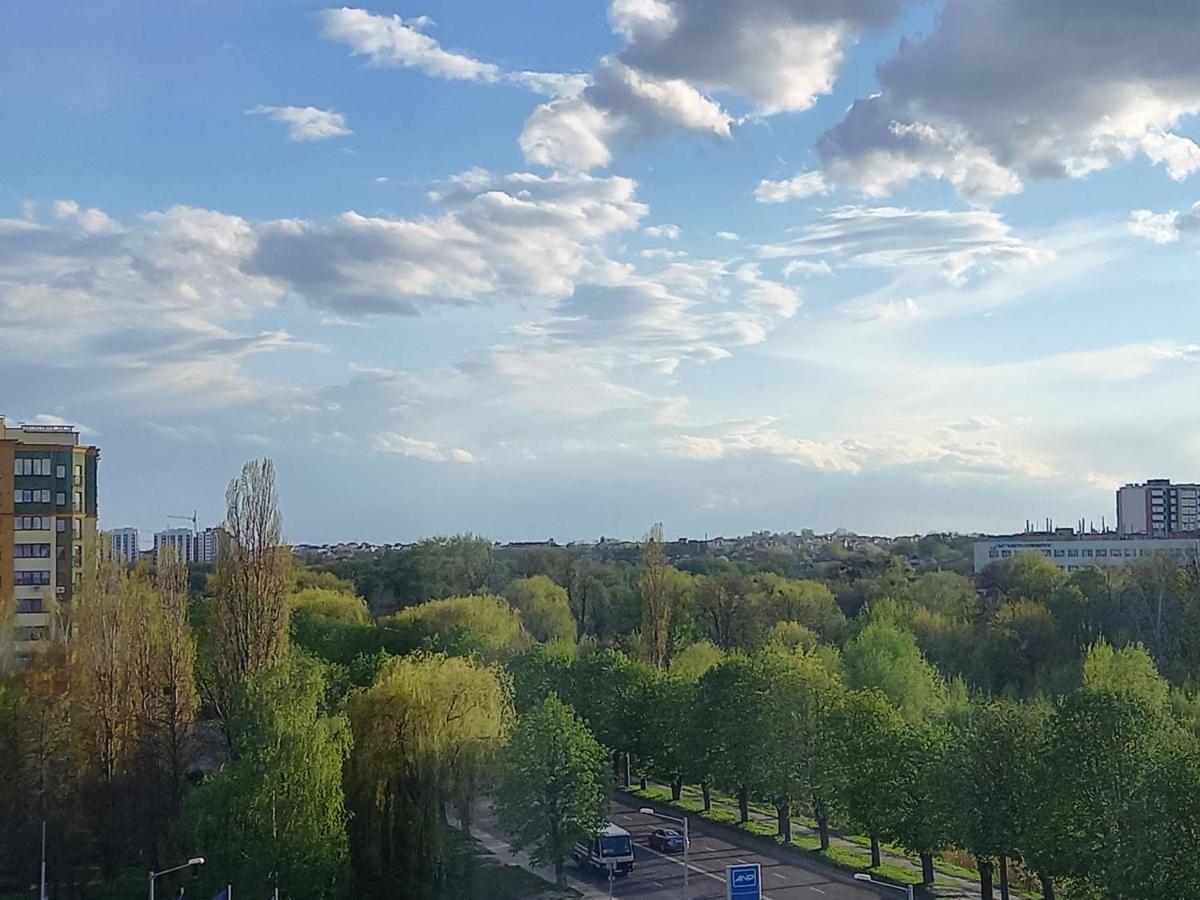 Апартаменти Люкс В Центрі, На Вулиці Набережна,10 З Парковкою Lutsʼk Exterior foto