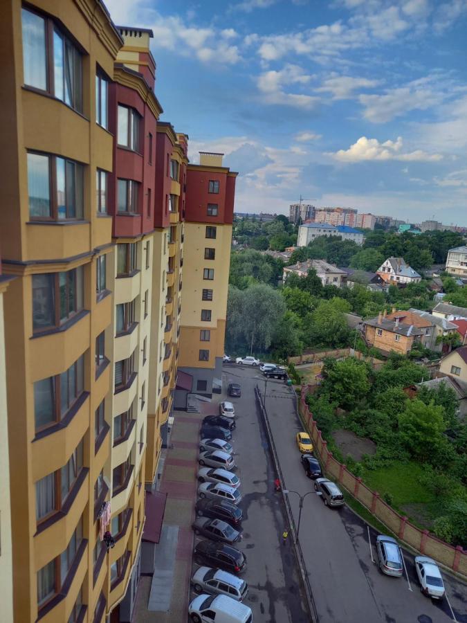 Апартаменти Люкс В Центрі, На Вулиці Набережна,10 З Парковкою Lutsʼk Exterior foto